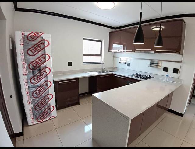 2 BEDROOM PROPERTY TO RENT IN BLUE HILLS